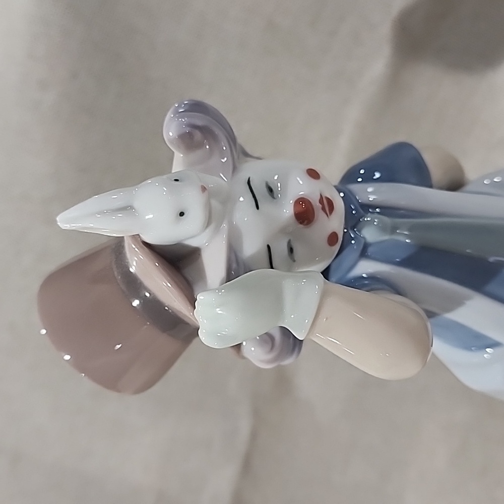 The Magician’s Hat Lladro Figurine - Picture 11 of 11